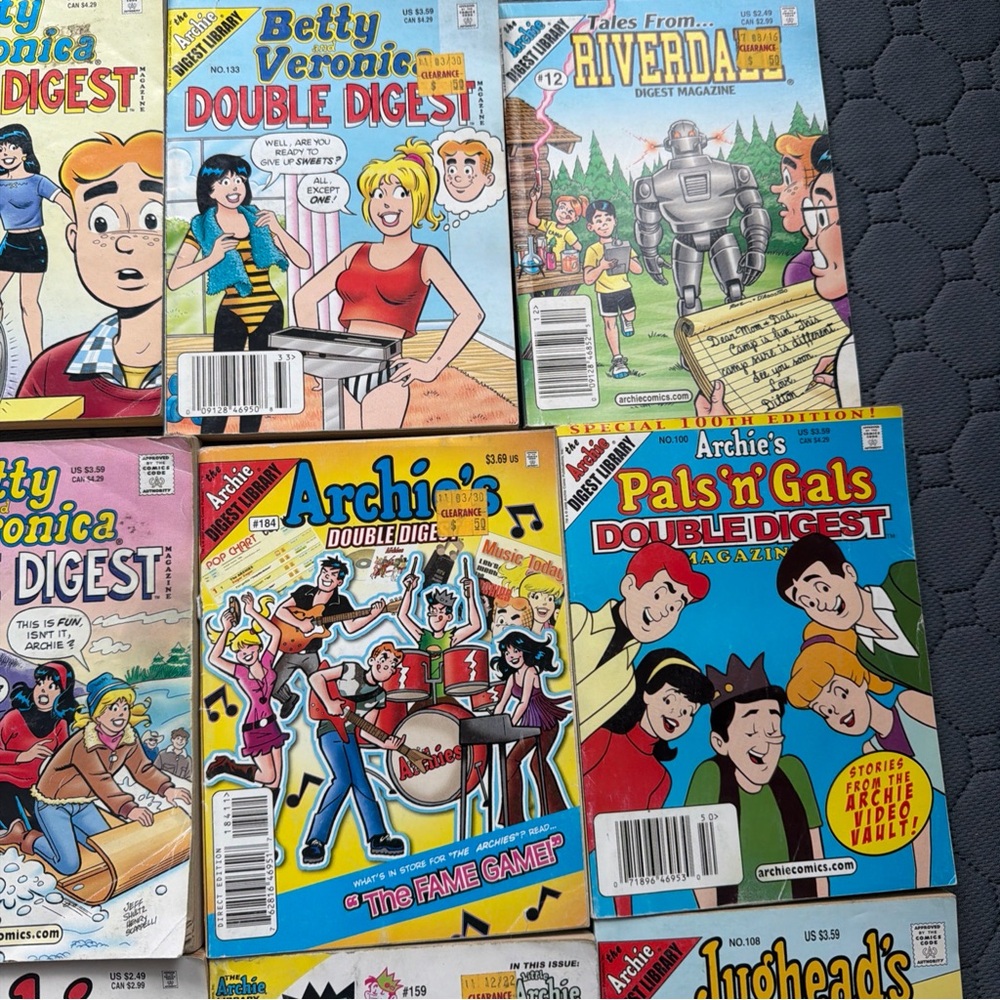 Archie Digest Comic Book Lot - Bright Multi-Color Covers - Picture 2 of 10